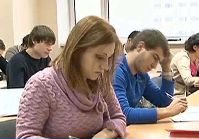 Tinerii din Moldova ar putea obține diplome de studii fără a merge la universitate
