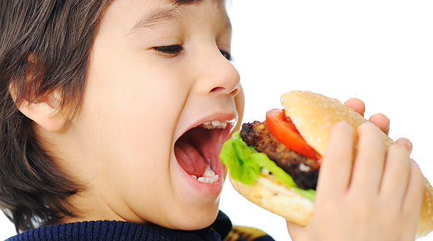 Adevărul despre influența fast-food-ului asupra sănătății copiilor