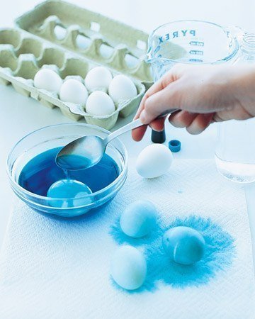 Как сделать мраморные пасхальные яйца