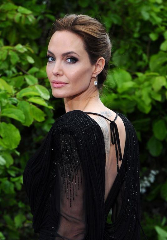 Анджелина Джоли об операции: если бы не мой муж и дети, я бы сломалась