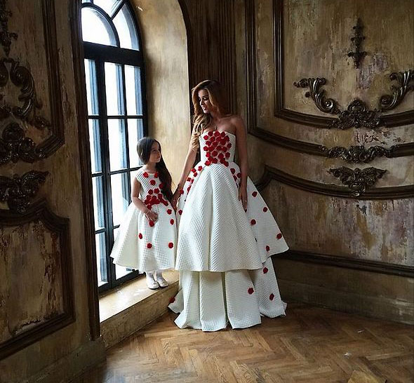 Ксения Бородина примерила свадебное платье