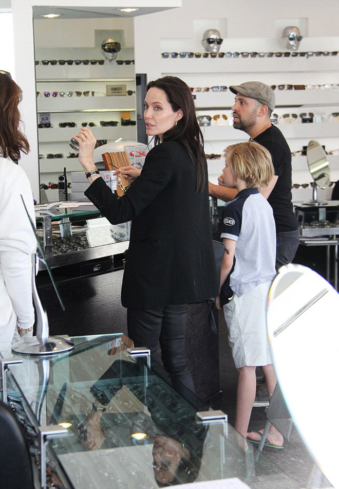Семейный уикенд Анджелины Джоли и ее дочерей