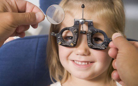 Cum se previne miopia și se ameliorează văzul copilului