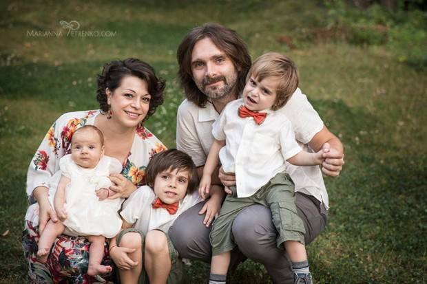 Family Portrait: Marianna Petrenko și Sebastian Zavadschi