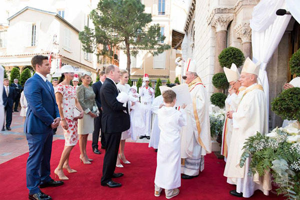 В Монако крестили близнецов княгини Шарлен