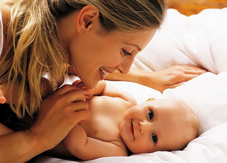 Cum trebuie să-ți privești bebelușul, ca el să crească social-activ
