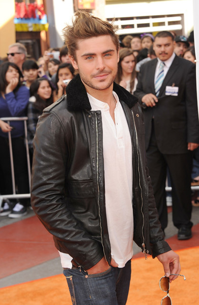 Самые "яркие" звездные конфузы на красной дорожке Самые "яркие" звездные конфузы на красной дорожке