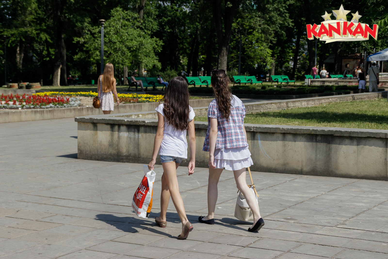 Sezonul cald dezgolește fetele din Chișinău. O galerie foto realizată la 30°C