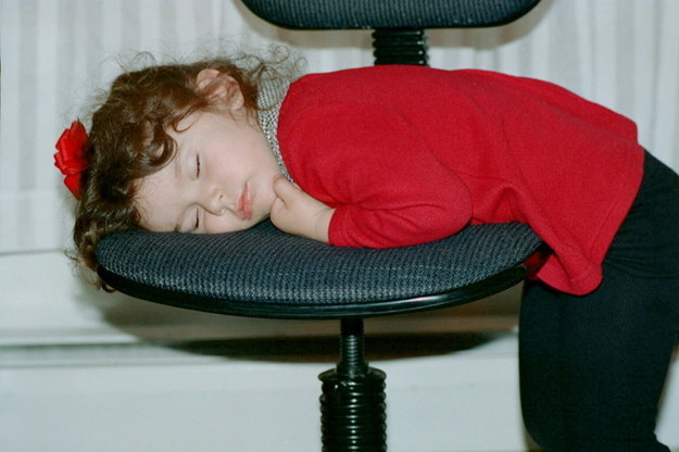 Дети могут спать везде. Вы сомневались? 21 фотография подтверждает