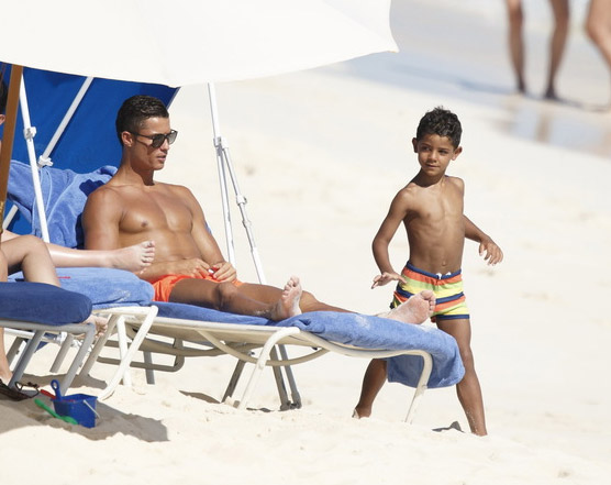 Криштиану Роналду отпраздновал день рождения сына на Багамах