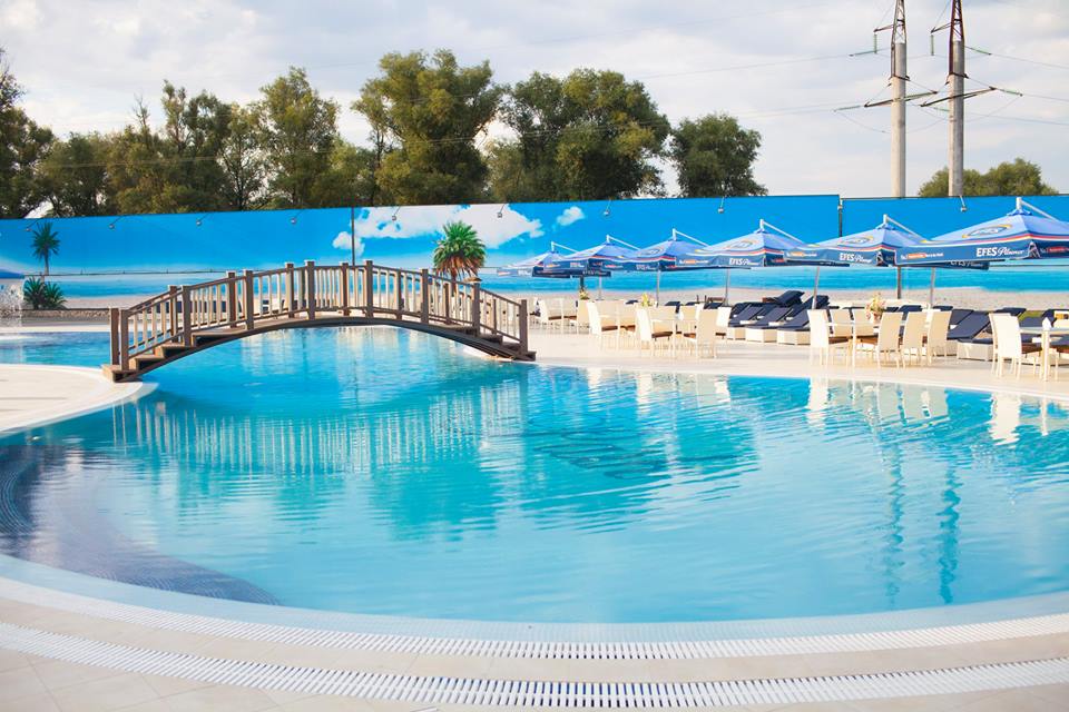 O nouă piscină fițoasă s-a deschis lângă Chișinău. Cum arată – FOTO