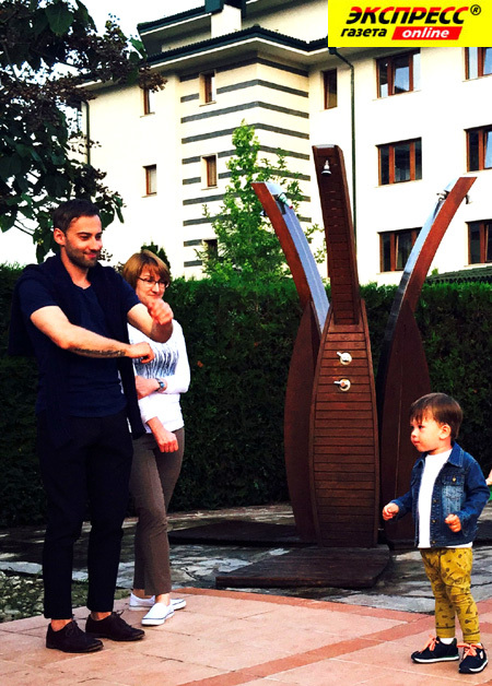 Дмитрий Шепелев с сыном Платоном на отдыхе в Болгарии
