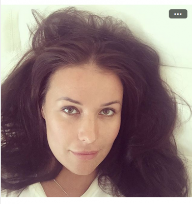 Словно другой человек: Оксана Федорова выложила в Сеть снимок без макияжа
