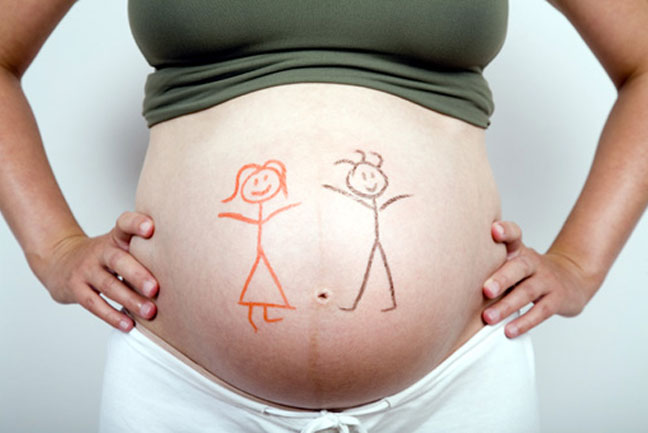 Există vreo legătură între forma burticii în timpul sarcinii și sexul copilului?