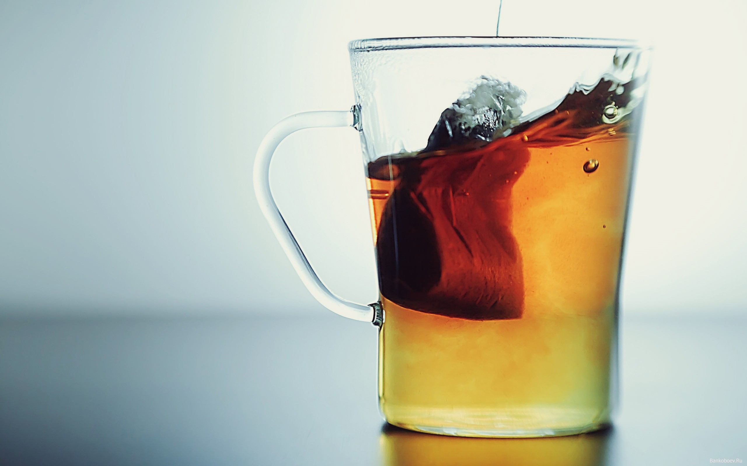 Expertiza ceaiului verde în pliculețe – de la apă colorată pînă la prospeţime parfumată