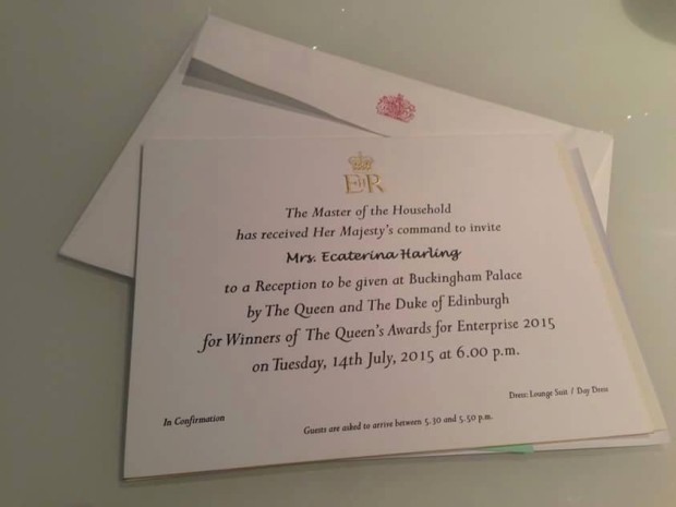 O moldoveancă a fost invitată de Regina Marii Britanii la Palatul regal (Foto)