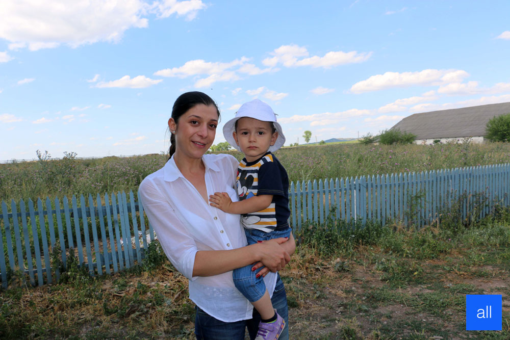Молодая мама создала семейный бизнес в молдавском селе