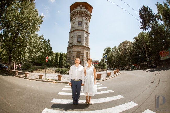 Proiect fotografic inedit! Doi miri s-au fotografiat la toate punctele de atractie din Chisinau