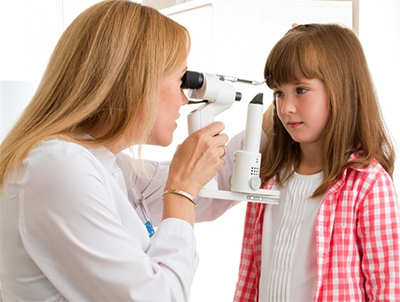 Cum pastram si protejam vazul la copii? Consultarea medicului oftalmolog