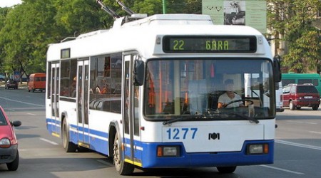 Numărul troleibuzelor şi autobuzelor din Capitală, majorat de la 1 septembrie