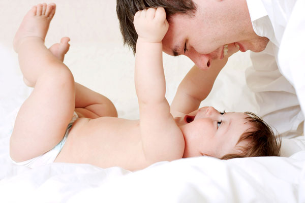 Папа и малыш: когда начинать общаться?