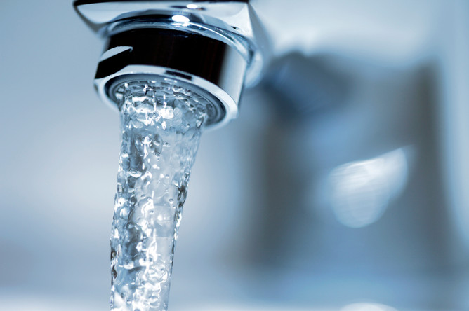 Locatarii a 255 de blocuri din Capitală vor rămâne fără apă caldă la robinet