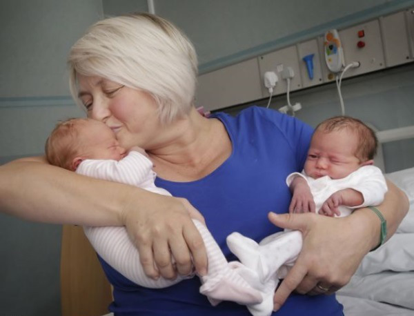 Эта женщина стала матерью двух пар близнецов. Но через 12 лет её ждал новый сюрприз!