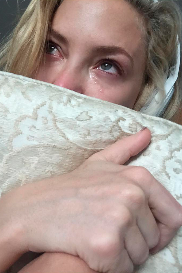 Адель сломала Интернет: клип Hello побил рекорды и стал героем мемов