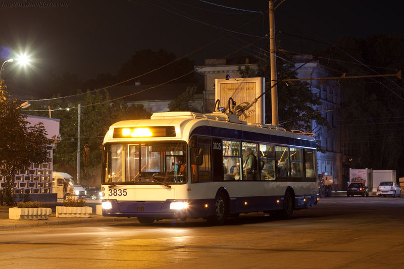 Жители Кишинева требуют, чтобы общественный транспорт ходил даже ночью
