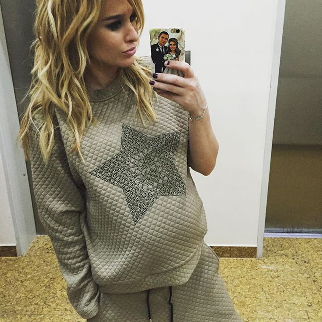 Беременная Ксения Бородина переживает из-за лишних килограммов