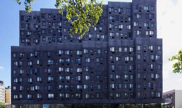 Нью-йоркским беднякам построили стильную готическую многоэтажку