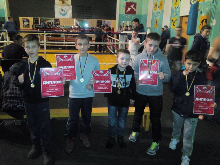 Юные бойцы муайтай Молдовы привезли 5 медалей из Украины