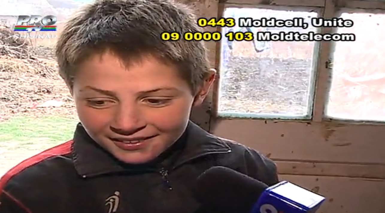 Мать с шестью детьми живет в разваливающемся доме после смерти мужа