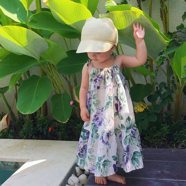 O fetiță de doar 22 de luni semnează o linie vestimentară care îi poartă numele