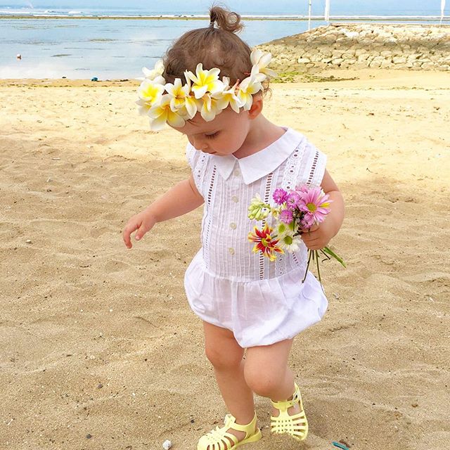 O fetiță de doar 22 de luni semnează o linie vestimentară care îi poartă numele