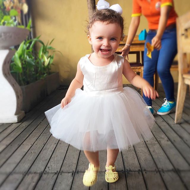 O fetiță de doar 22 de luni semnează o linie vestimentară care îi poartă numele