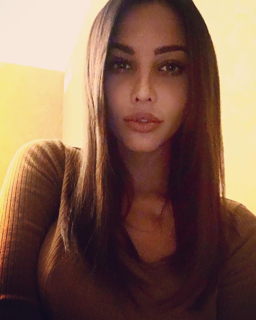 Тимати подарил Решетовой кольцо из платины с редким желтым бриллиантом