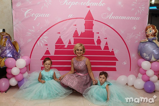 Family Portrait: Анна Данильченко и ее принцессы