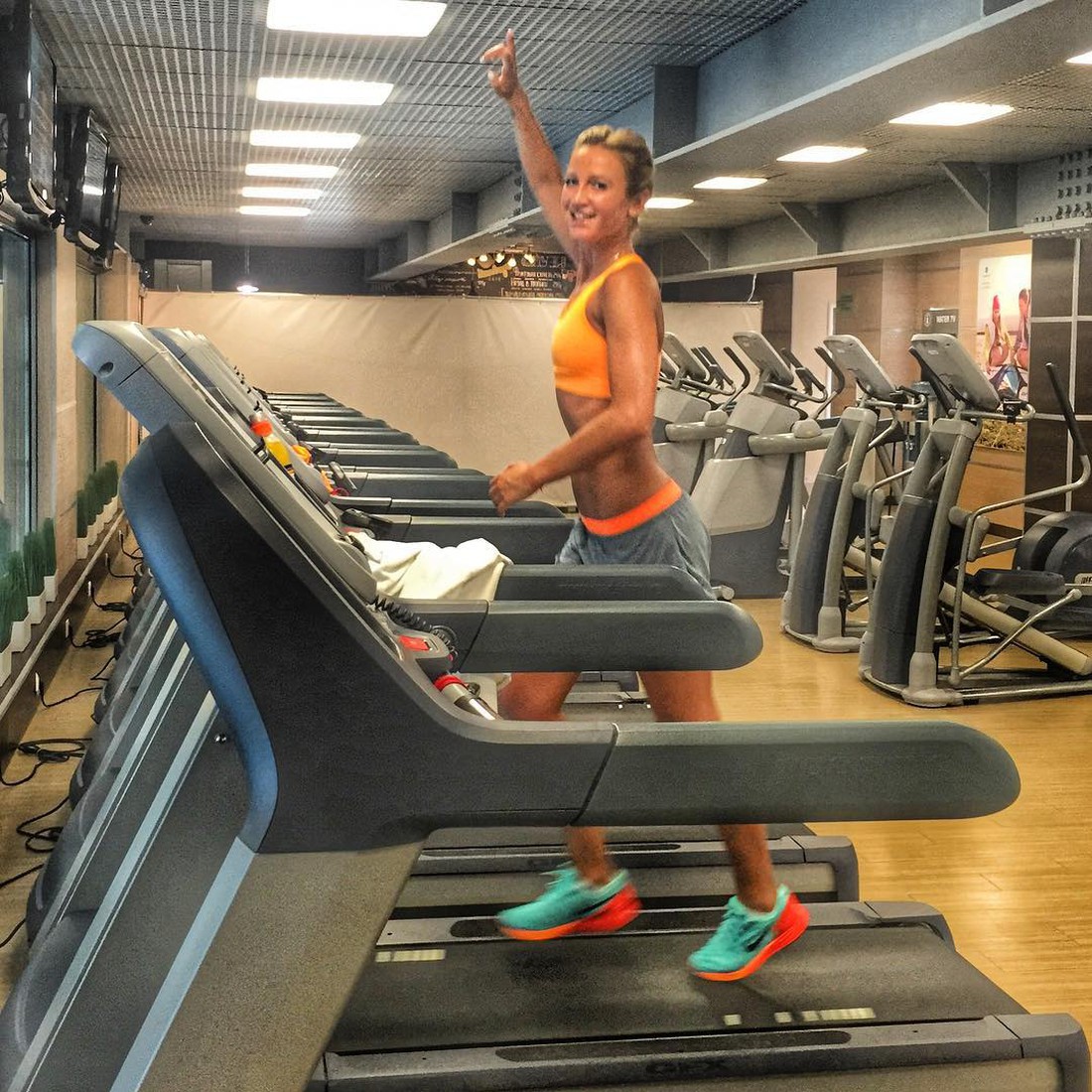 Кожа да кости: Ольга Бузова выглядит чрезмерно худой