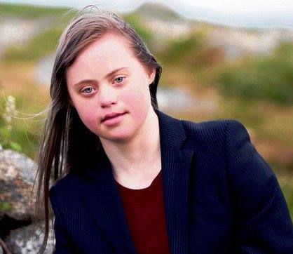 O tânără irlandeză sparge toate stereotipurile cu privire la sindromul Down!