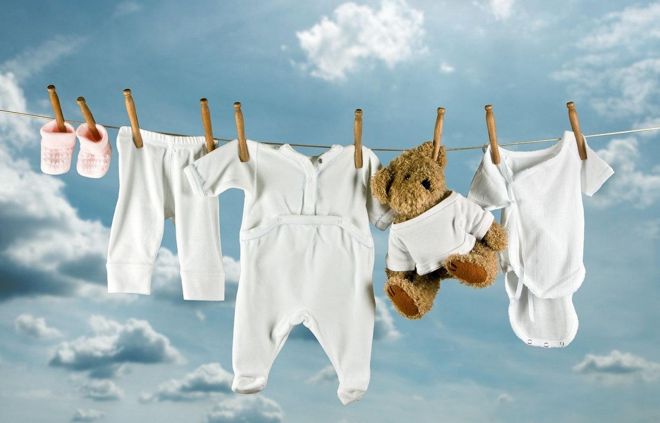 Учимся правильно стирать и ополаскивать одежду малыша