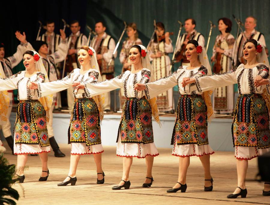 В молдавских школах хотят ввести дисциплину «Народный танец»