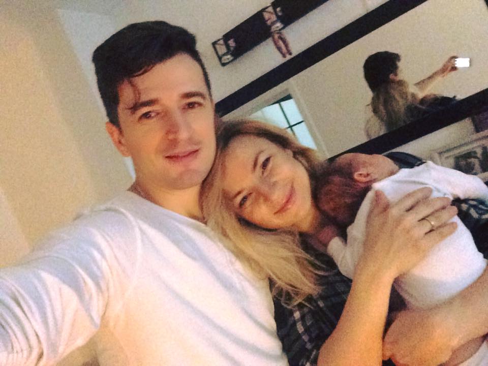 Radu și Ana Sîrbu și-au arătat fiul nou-născut: „Suntem nedormiți, dar fericiți!”