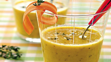 Supă fină de pui cu orez și cimbru