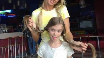 Школьница из Молдовы сыграла дочь Брежневой в «8 лучших свиданий»