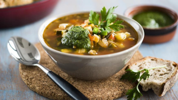 Supă minestrone cu fasole verde