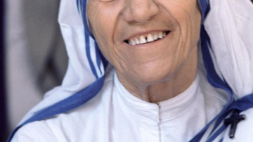 Мать Тереза официально станет святой в сентябре