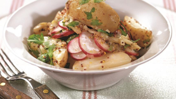 Salată din cartofi noi