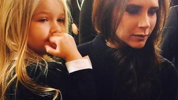 Маленькая художница: Виктория Бекхэм приучает дочь к живописи