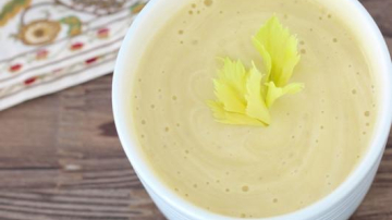 Supă-cremă de cartofi cu țelină